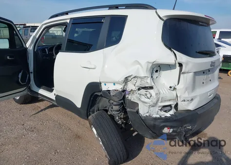 2022 Jeep Renegade Latitude 4X4 из США, поврежденный, VIN ZACNJDB14NPN79668